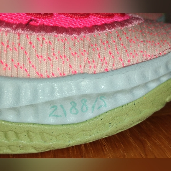 Nike Cosmic Unity 3 Shoes Women’s 8 Hot Punch Basketball Aja Wilson FQ9395-600 - Picture 13 of 16